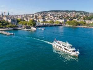 City Tour and Boat Trip in Zurich